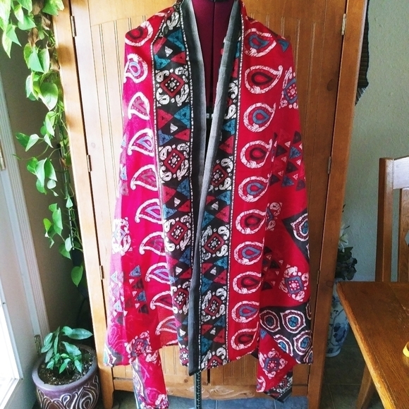 Beautiful Homemade Bono Scarf Or Shawl - Picture 2 of 4